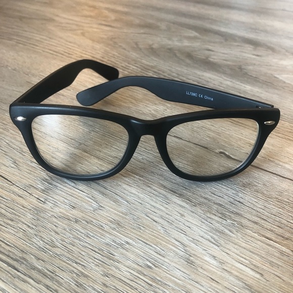 🔥SALE - any 4/$20. Fashion Glasses - Picture 1 of 5